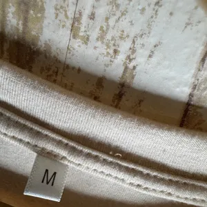 Espresso Martini Graphic T-Shirt Tan Pink Bow Coffee Cocktail Tee Medium M thumbnail 3