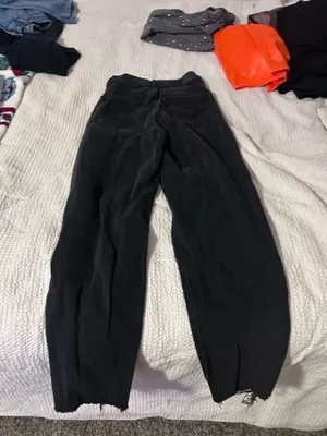American Eagle Relaxed Mom Jeans Ripped Distressed thumbnail 2