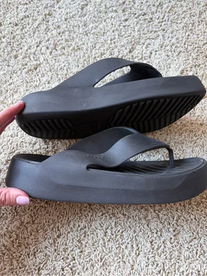 Crocs Getaway Platform Flip Flops Women’s 11 Black Chunky Y2K Sandals thumbnail 4