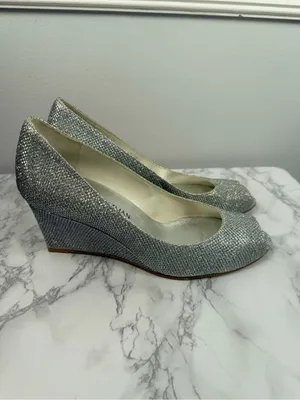 Stuart Weitzman Annaform Size 8 Silver Formal Wedge Pump Heels thumbnail 5