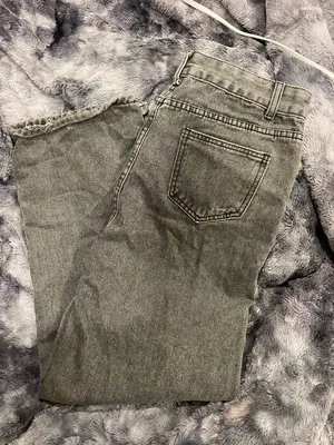 High-Rise Gray Wide-Leg Jeans with Heart Cutouts thumbnail 2