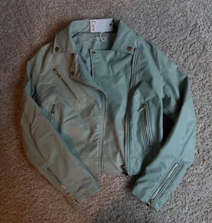 Women’s Leather Jacket thumbnail 1