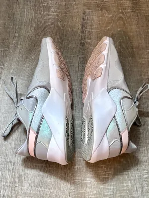 Nike Legend Essential 2 Women's Sneakers Trainers Athletic Shoes Gray Pink 8.5 thumbnail 11