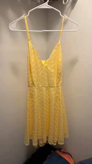 Yellow dress thumbnail 3