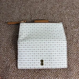 Fossil Women's Kinley Tan Bifold Wallet thumbnail 5