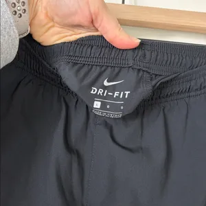 Nike Dri Fit Pants Women’s Size Large Black Straight Leg Zip Ankles thumbnail 3