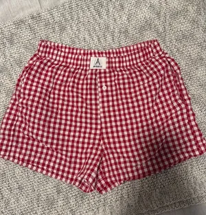 Red checkered shorts thumbnail 1