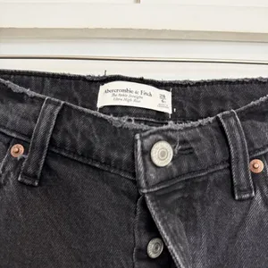 Abercrombie Ankle Straight Jeans Size 28 Black Denim Ultra High Rise Pant Grunge thumbnail 5