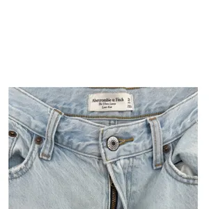 Abercrombie The Ultra Loose Low Rise Wide Leg Jeans Light Wash 28 Short thumbnail 8