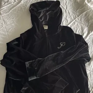Victoria's Secret Velour Hoodie Sweatshirt Size XL Black Full Zip Rhinestone thumbnail 4