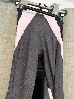 Beyond Yoga Black and Light Pink Colorblock High-Rise Leggings thumbnail 3