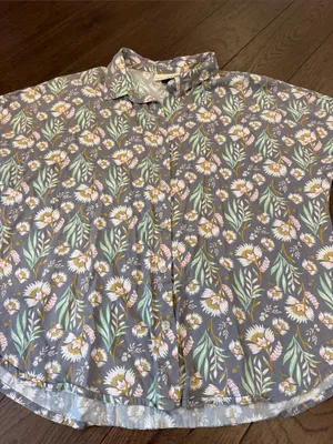 Universal Thread Floral Short Sleeve Button-Front Top  Medium - C16-061 thumbnail 2