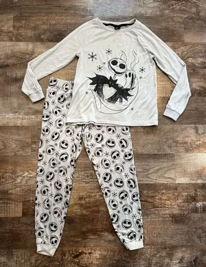 Disney Nightmare Before Christmas Pajama Set thumbnail 1