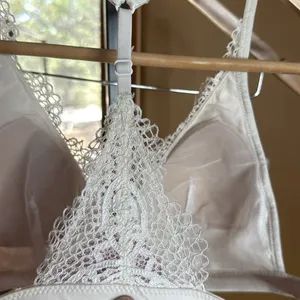 Victoria’s Secret Body by Victoria Cream Lace Bra Bralette Size Small thumbnail 9