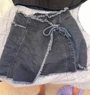 Urban Outfitters skirt thumbnail 1