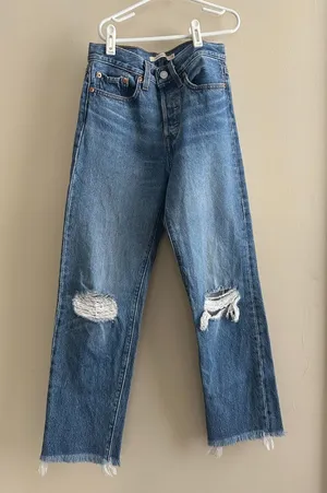 Levi's Premium Wedgie Straight Jeans Size 24 Distressed Raw Hem High Rise thumbnail 1