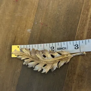 Vintage Coro 1961 golden leaf brooch thumbnail 3