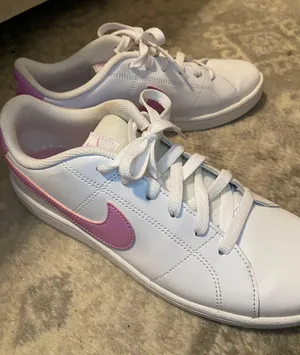 Nike Shoes thumbnail 1