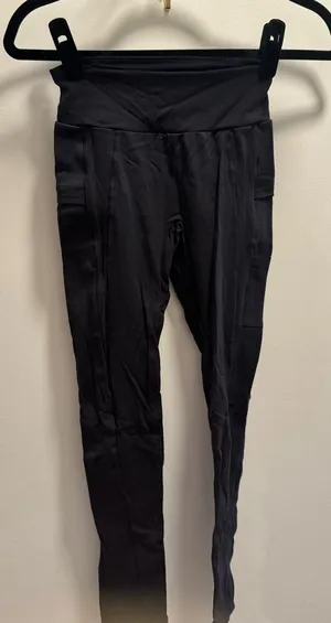 Gymshark Black High-Waist Leggings with Side Pockets thumbnail 1