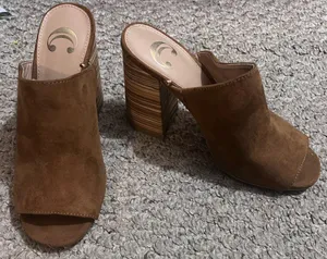 Great condition! Worn maybe twice. Open toe suede clogs. Brown Size 7 thumbnail 1