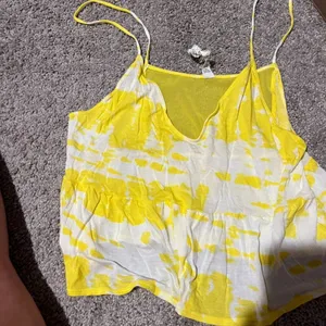 Alo Yoga yellow and white tank top M‎ thumbnail 4