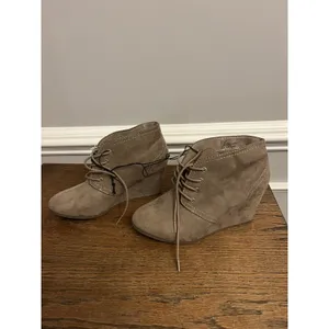 Arizona Jean Co. memory foam wedge ankle boots sz 10 style AZ Lily tie front NWT thumbnail 2