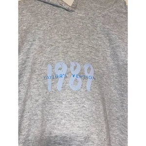 Unisex Gray Taylor Swift 1989 Taylor's Version Hoodie Sweatshirt Size‎ Medium thumbnail 3
