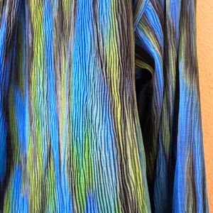 Vibrant Blue and Green Long Shirt Size M thumbnail 10