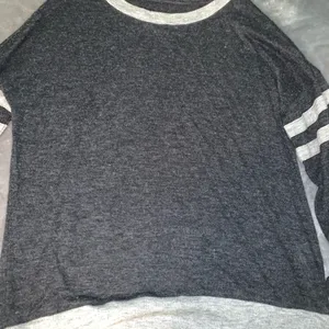 Gray comfy sweater thumbnail 3