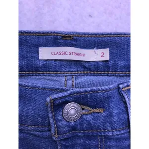 Levi's Classic Straight‎ Jeans Womens 2 Blue Medium Wash Denim Classic thumbnail 2