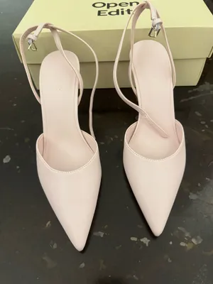 Open Edit Pink Heels thumbnail 1