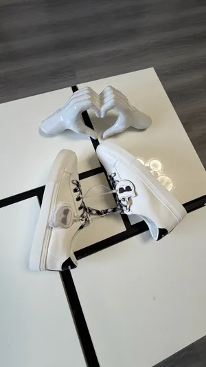 🎀🐾 ✨ Karl Lagerfeld Paris "Capree" White Sneakers • Size 11M • Brand New ✨🎀🐾 thumbnail 5