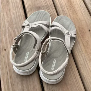 COMFY SKECHERS sandals🌷 thumbnail 2