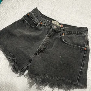 Distressed Black Levis Shorts thumbnail 4