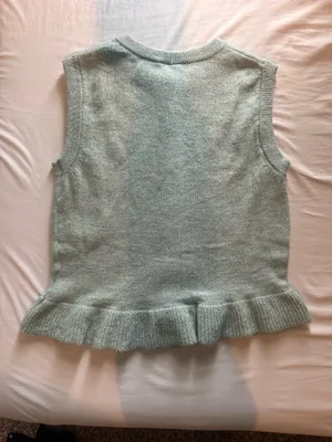 H&M Sweater Vest thumbnail 2