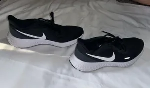 Nike Shoes thumbnail 1