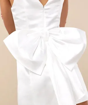 Elegant White Bow Dress Size 6 thumbnail 1