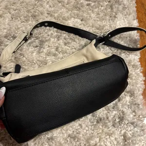 Stone & Co Shoulder Bag Black thumbnail 3