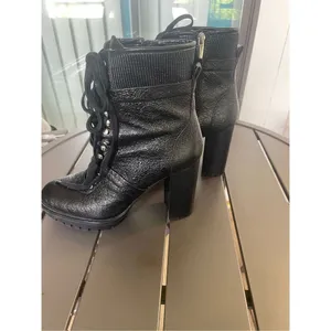 Vince Camuto Ermania Lace up Combat Bolck Platform Boots Black 8.5 thumbnail 8