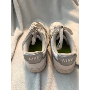 Nike Court Vision‎ Low Sneaker Basketball White Metallic Silver Women's Size 8 thumbnail 3