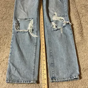 PacSun Mom Jeans Light Wash‎ Distressed High Waisted Denim Blue Size 26 thumbnail 2