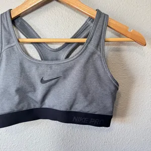 Nike‎ Pro Dri-Fit Medium Gray Racerback Sports Bra Size Small thumbnail 4