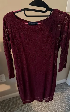 Wine Lace Midi Dress - Elegant Seranoma Small Dress thumbnail 1