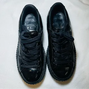 PUMA X Fenty Rihanna Creeper Wrinkled Patent Womens Trainers Black - Size: 6 thumbnail 2