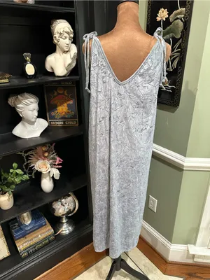 Urban Renewal Remnants Tie-Shoulder Velvet Midi Dress Size Medium thumbnail 8