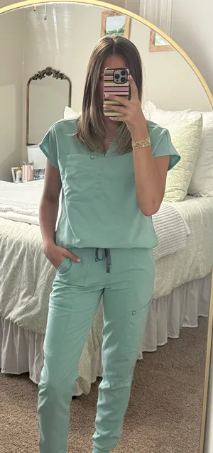 Fabletics Scrub Set XS thumbnail 1
