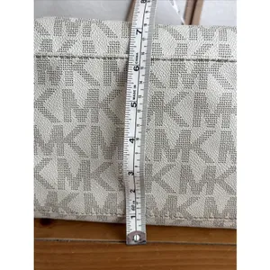 Michael Kors - Jet Set Signature - Vanilla Tote Bag thumbnail 12