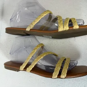 Crown & Ivy Bexley Raffia Flat Sandals Women's 8.5 Braided Straps Yellow Brown thumbnail 10