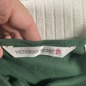 Victoria’s Secret Women’s Green Cami Tank Top Size Large Adjustable Straps thumbnail 4
