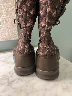 The North Face Quilted Brown Floral-Print Insulated Boots thumbnail 4